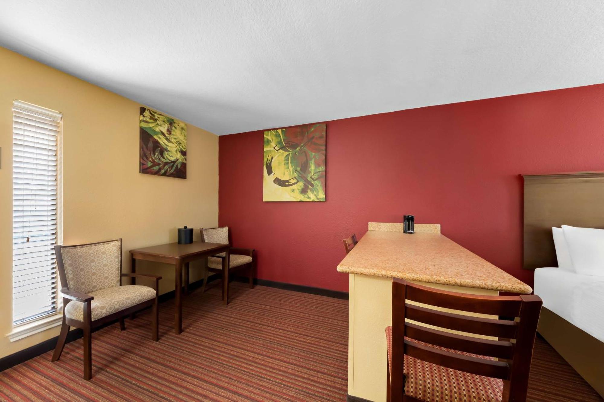 Surestay Plus By Best Western San Antonio Fiesta Inn Exterior photo