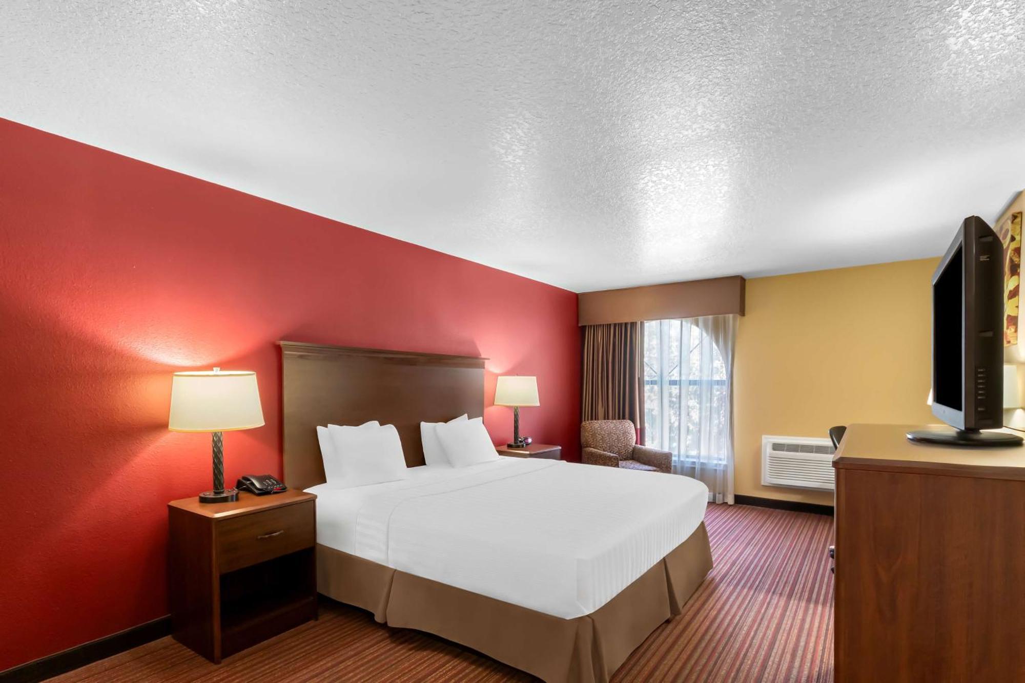 Surestay Plus By Best Western San Antonio Fiesta Inn Exterior photo